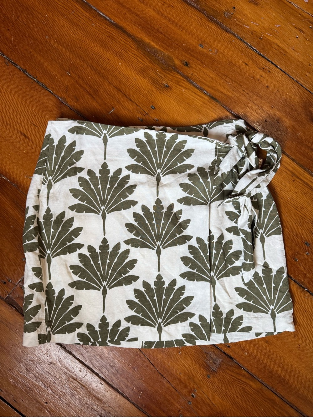 Loft palm print mini wrap skirt size 10